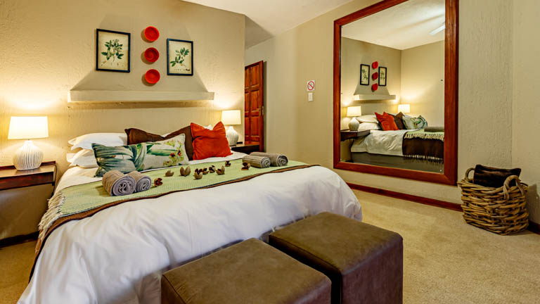Ulwazi Rock Lodge - Bedroom