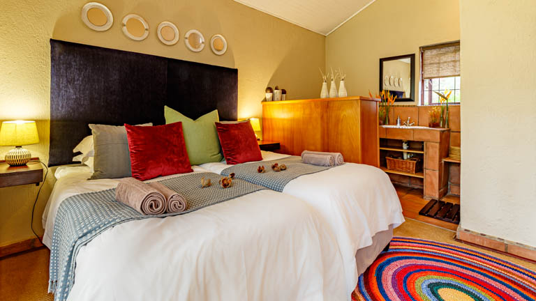 Ulwazi Rock Lodge - Cottage Bedroom
